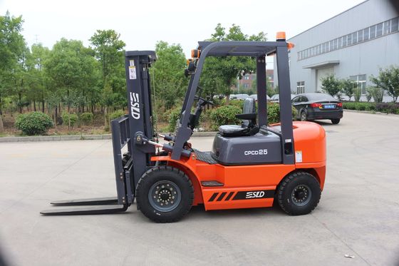 Levante o caminhão de empilhadeira diesel da altura 3000mm com dispositivo catalítico de três maneiras