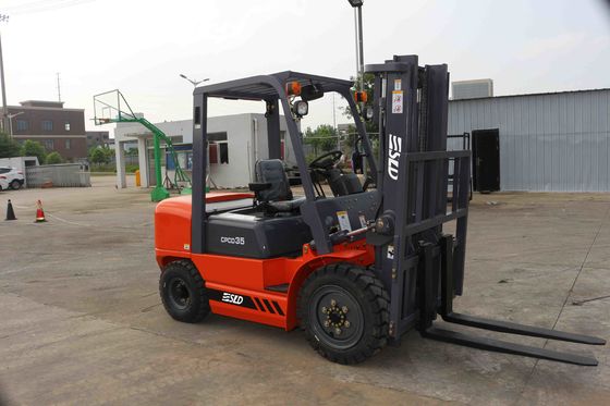 3,5 opinião larga livre do mastro 3m do elevador de Ton Diesel Forklift Two Stage