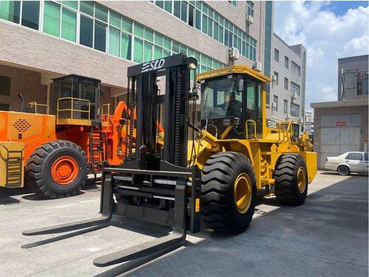 O quadro em forma de caixa 20T carrega a empilhadeira de Off Road para o terreno áspero