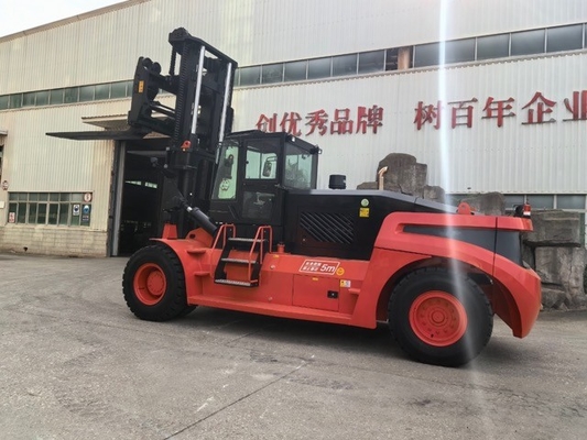 Motor Yuchai Altura de elevação de 3000 mm Elevador hidráulico com comprimento de garfo de 1800 mm