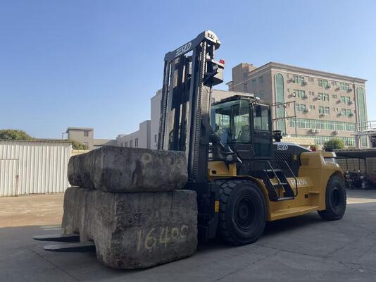 Overall Size 7200x2550x3460mm Counterbalance Forklift Incorporating Fork Attachments Suitable for Safe and Material Transport