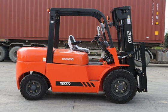 Caminhão de empilhadeira diesel de CPCD50 5 Ton Solid Tire Lock Function