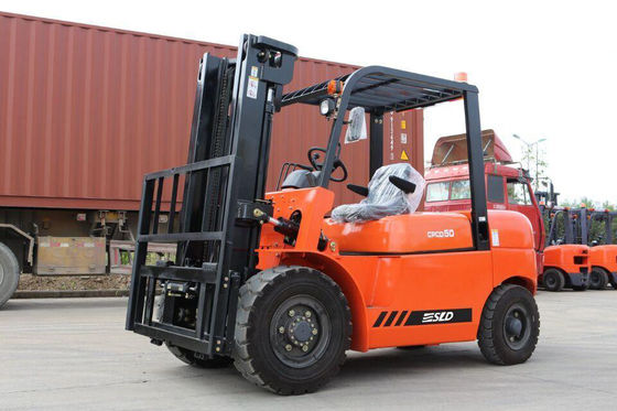 Caminhão de empilhadeira diesel de CPCD50 5 Ton Solid Tire Lock Function
