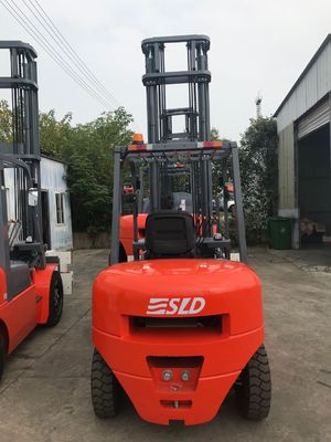 mastro de 6m que levanta a máquina de 8k 4 Ton Pallet Diesel Forklift Truck
