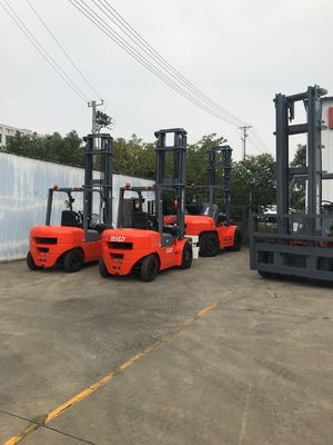 Mastro 4 Ton Diesel Forklift Truck do motor 3000mm de Mitsubishi