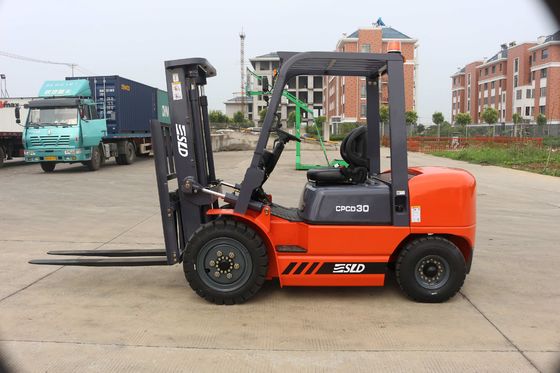 Caminhão de empilhadeira diesel de FD30 3000kgs equipado com o motor de ISUZU/MITSUBISHI